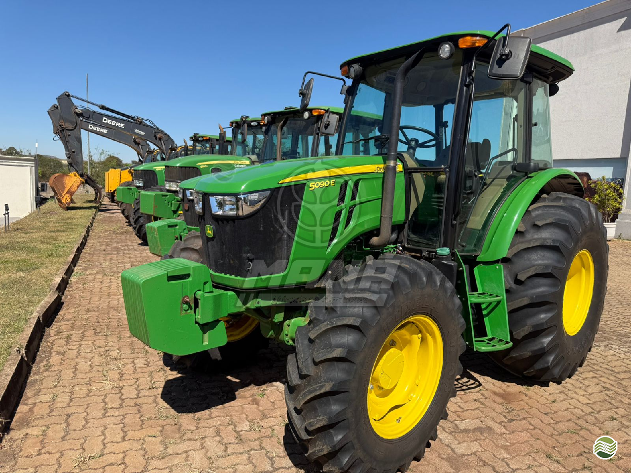 TRATOR JOHN DEERE JOHN DEERE 5090E Tração 4x4 Mana Máquinas RIBEIRAO PRETO SÃO PAULO SP